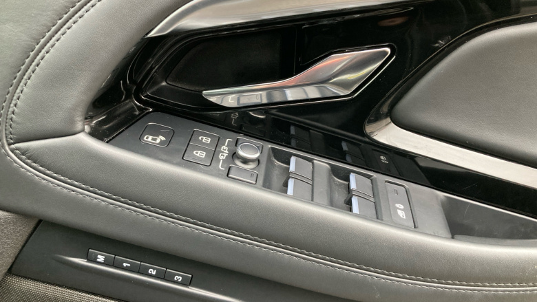 Land Rover Range Rover Evoque 1.5 P300e R-Dynamic HSE 5dr Auto Hatchback